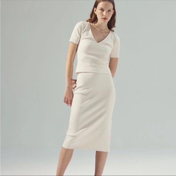 ForDays Ribbed V neck short sleeve tee - Picture 2 of 5